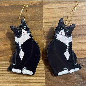 ADORABLE WOODEN TUXEDO CAT EARRINGS 😻💕🤗🤗